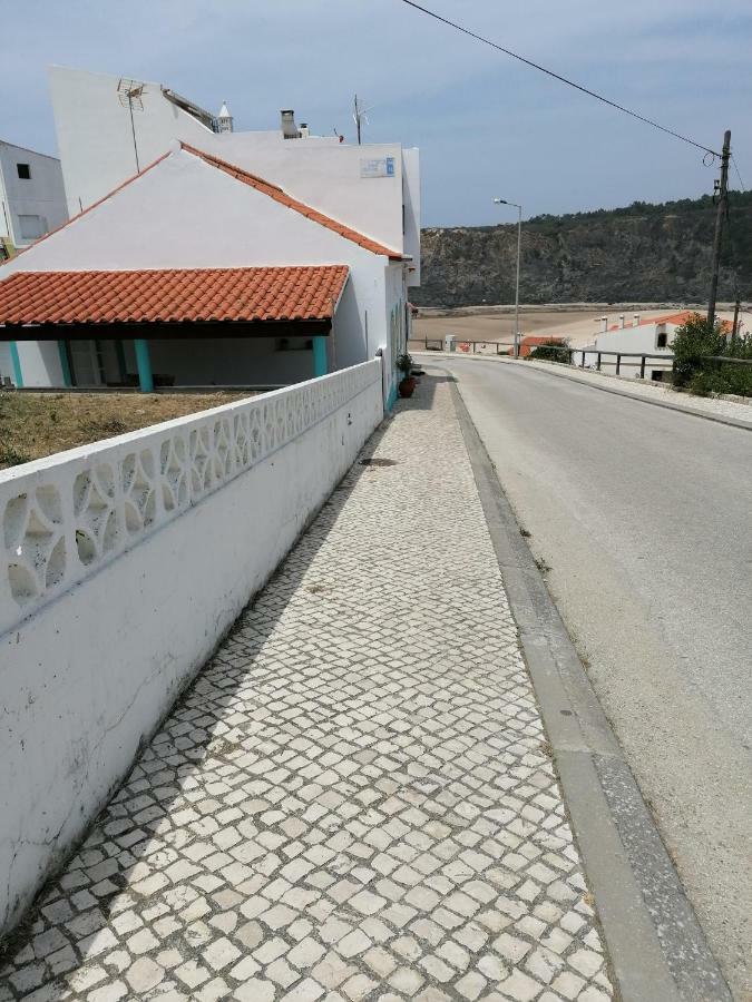 Carlo'S Beach Guest House Praia de Odeceixe Exteriör bild