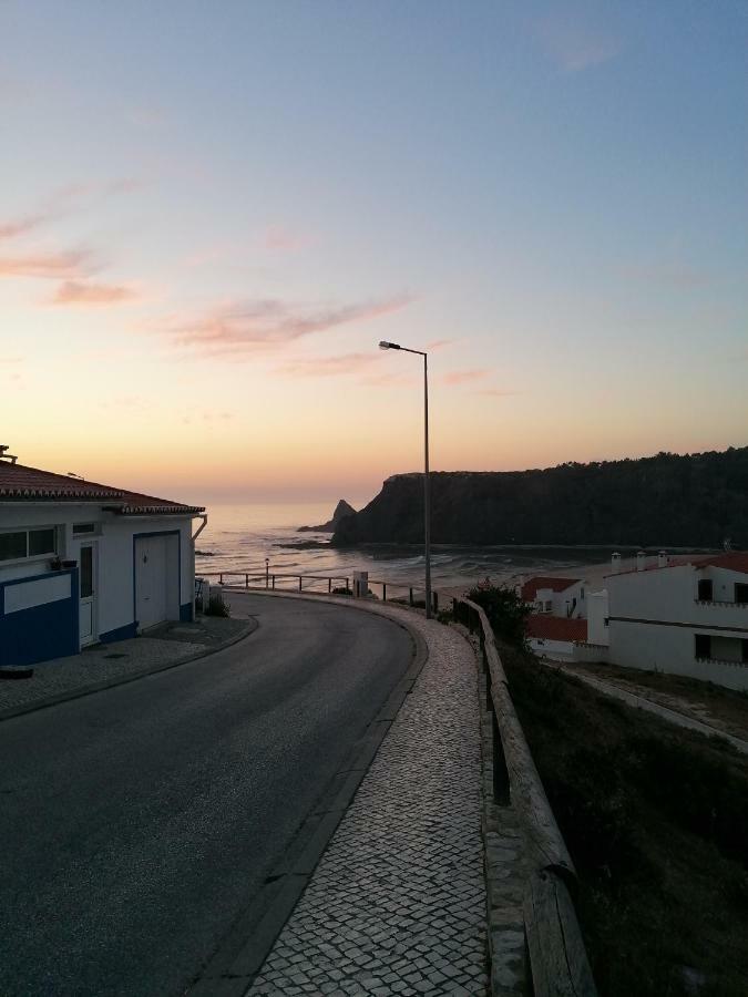 Carlo'S Beach Guest House Praia de Odeceixe Exteriör bild